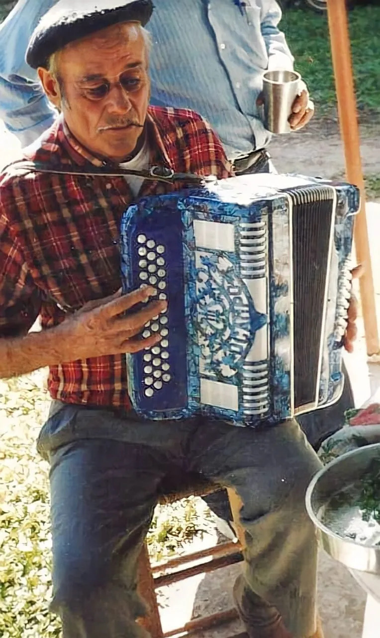 EL ARTE DE HACER ACORDEONES