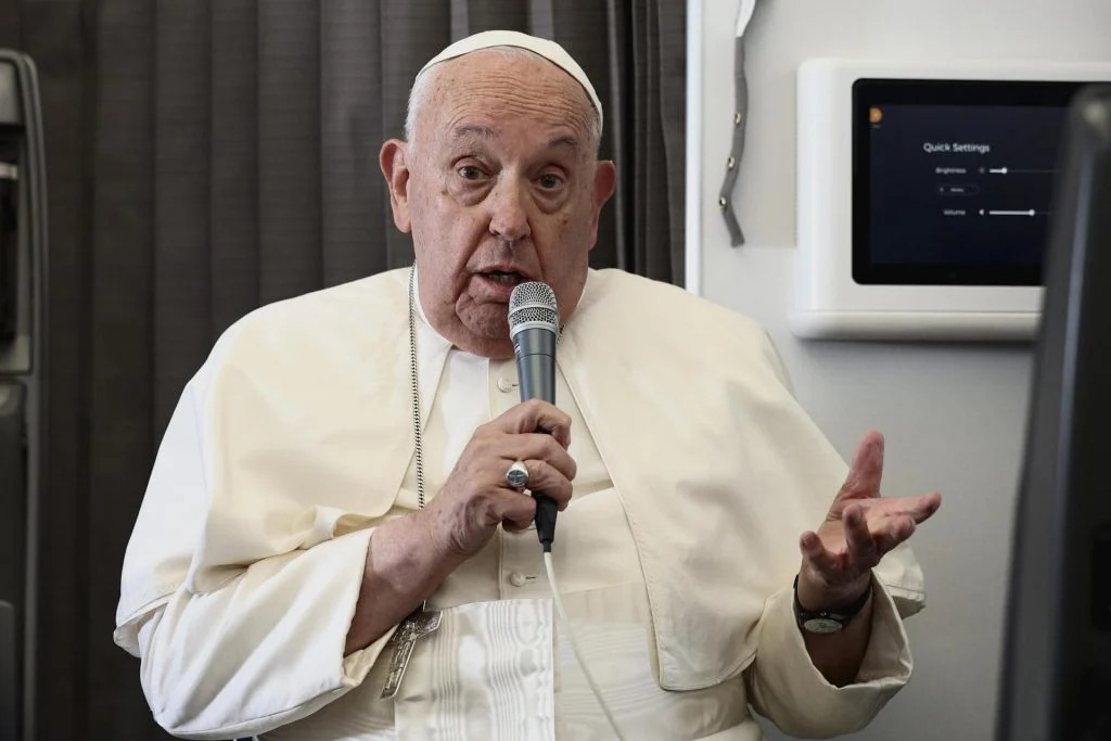 El papa Francisco denunció hoy un supuesto intento de pedido de coimas por parte de un ministro del Gobierno argentino