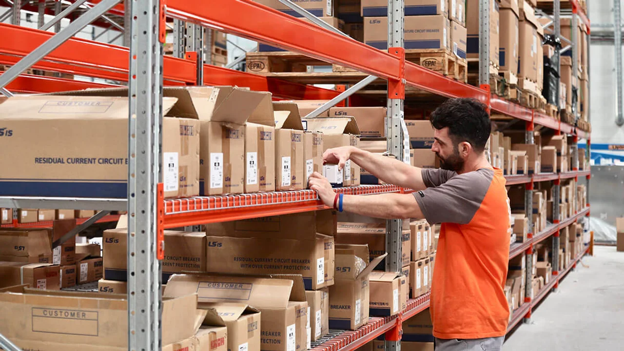 El Gobierno fijó por decreto el nuevo Salario Mínimo: en mayo será de $308.200 mensuales