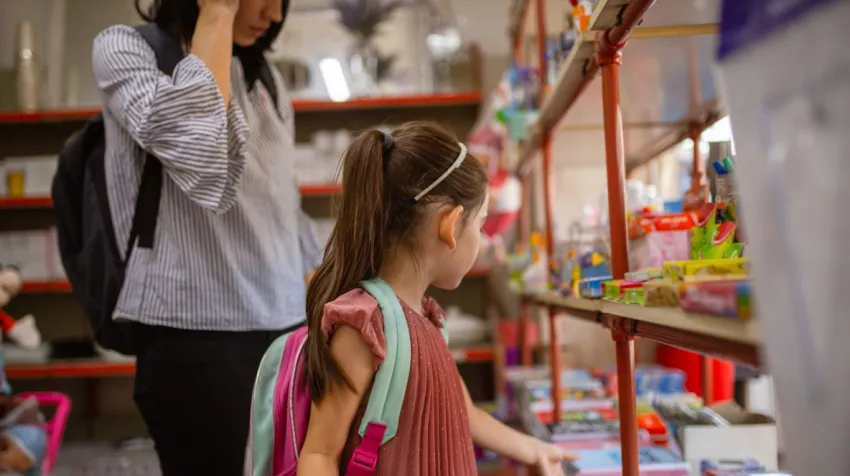 Criar a un niño de entre 6 y 12 años costó más de $516.000 en mayo, según el INDEC