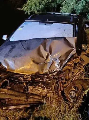 Una mujer murió en un choque entre un auto y un camión cisterna sobre la Ruta Nacional 14