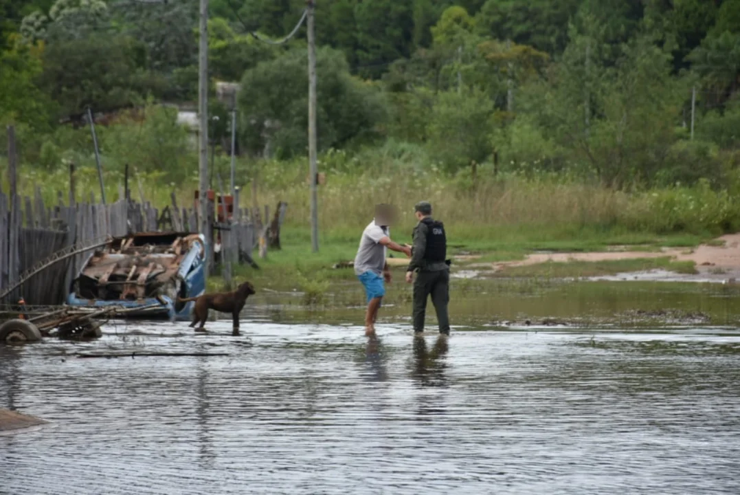 Más de 400 evacuados por las inundaciones en Corrientes y crece el malestar vecinal