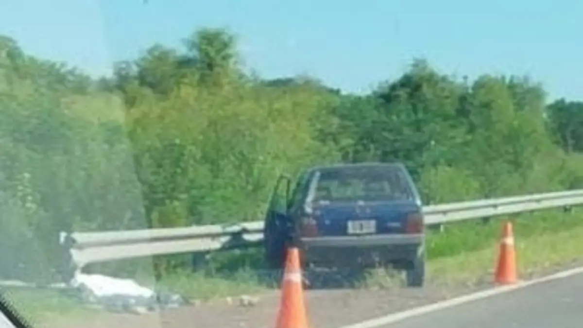 Fatal siniestro vial en Corrientes: un joven murió y otro está grave tras un choque sobre Ruta 12