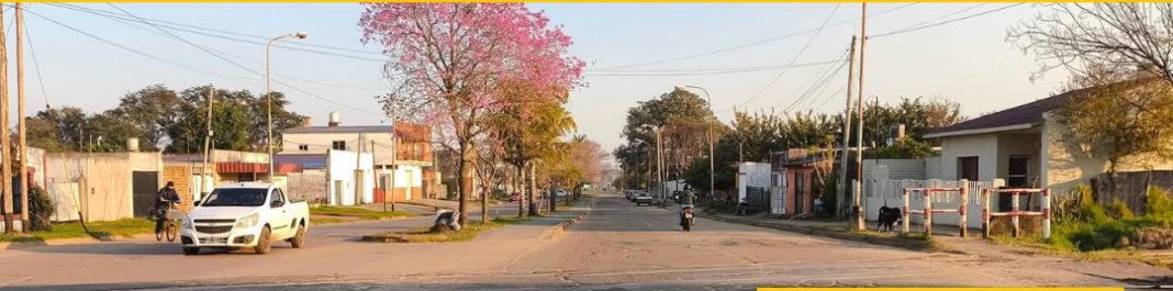 Media calzada en el paso a nivel de avenida Di Tomaso